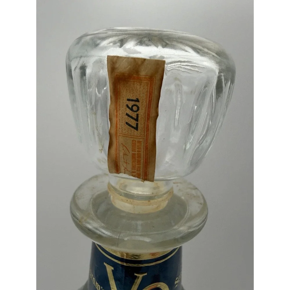 Seagram's VO Glass Decanter 1977 Empty Liquor Bottle w Stopper Vintage